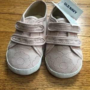 NWT Old Navy Light Pink Size 18-24 months Baby Shoes